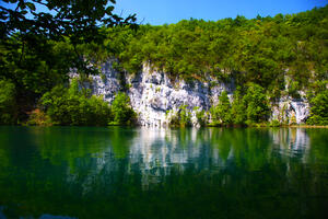 lAKE
